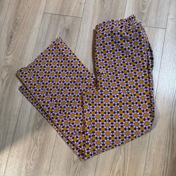 Funky Floral Patterned Pants - Picture 1 of 7